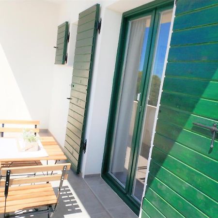 Apartments More Вис Екстериор снимка