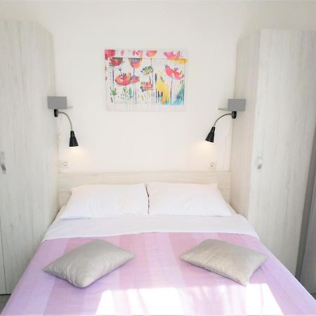 Apartments More Вис Екстериор снимка