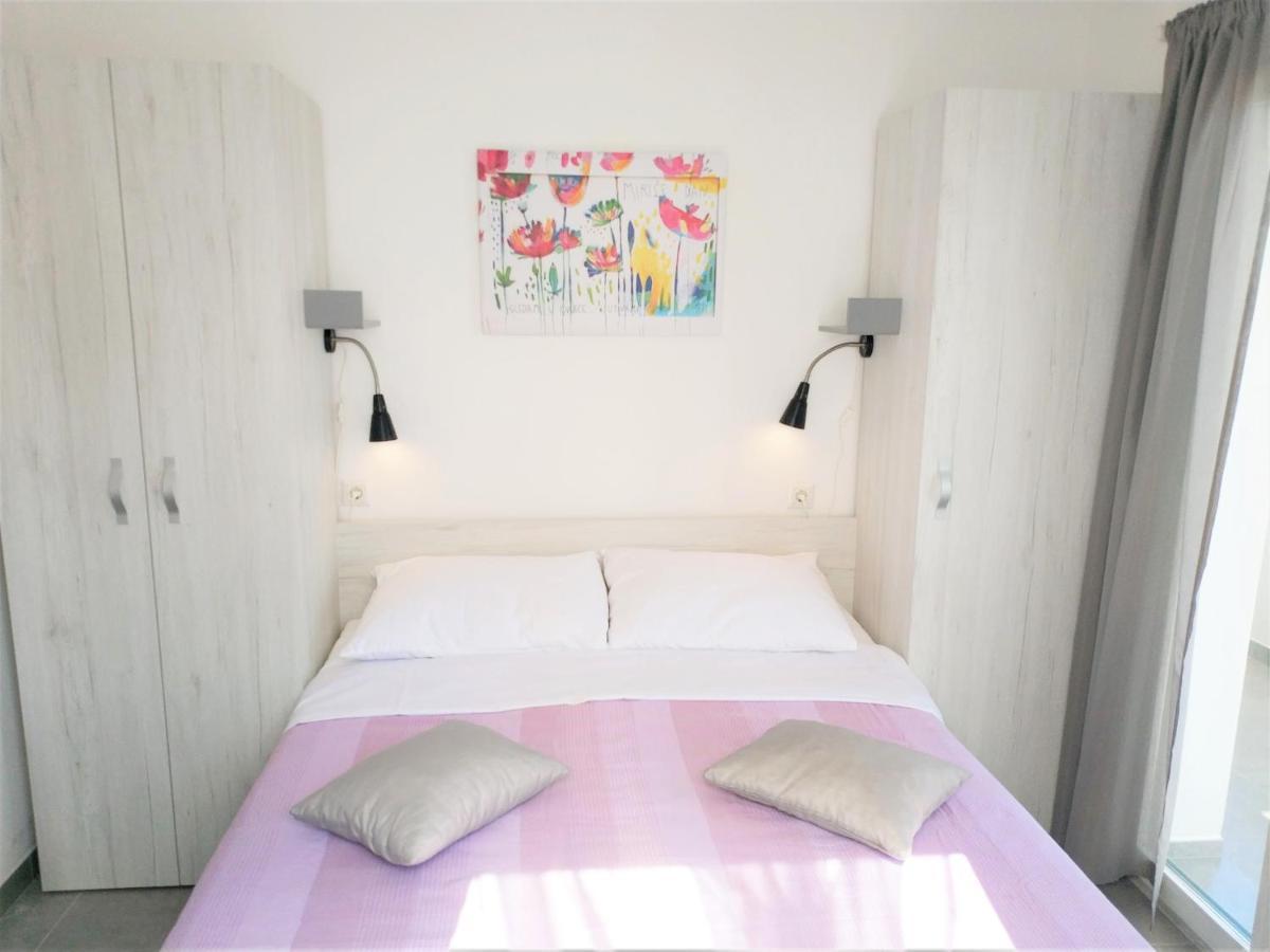 Apartments More Вис Екстериор снимка