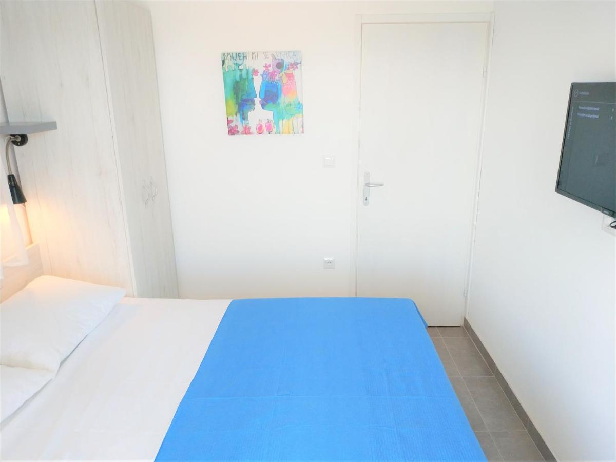 Apartments More Вис Екстериор снимка