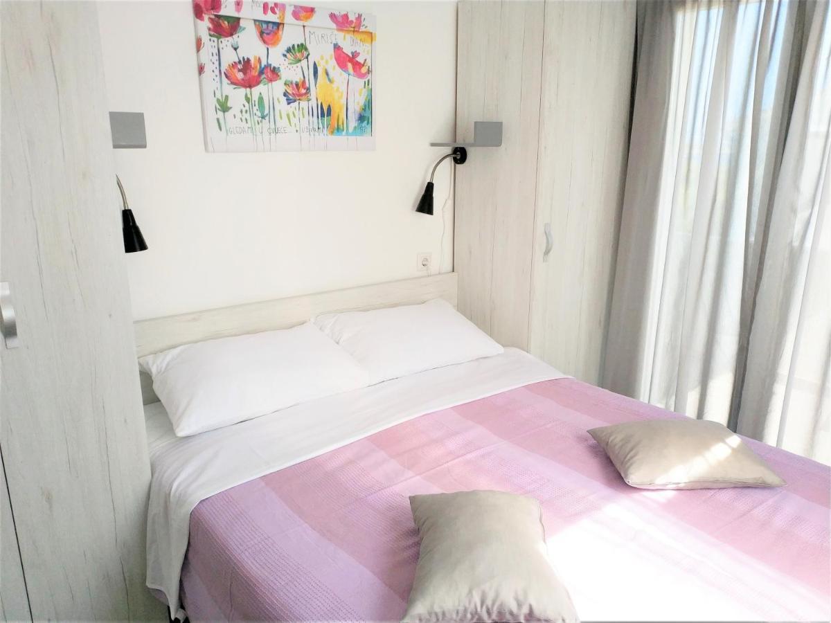 Apartments More Вис Екстериор снимка