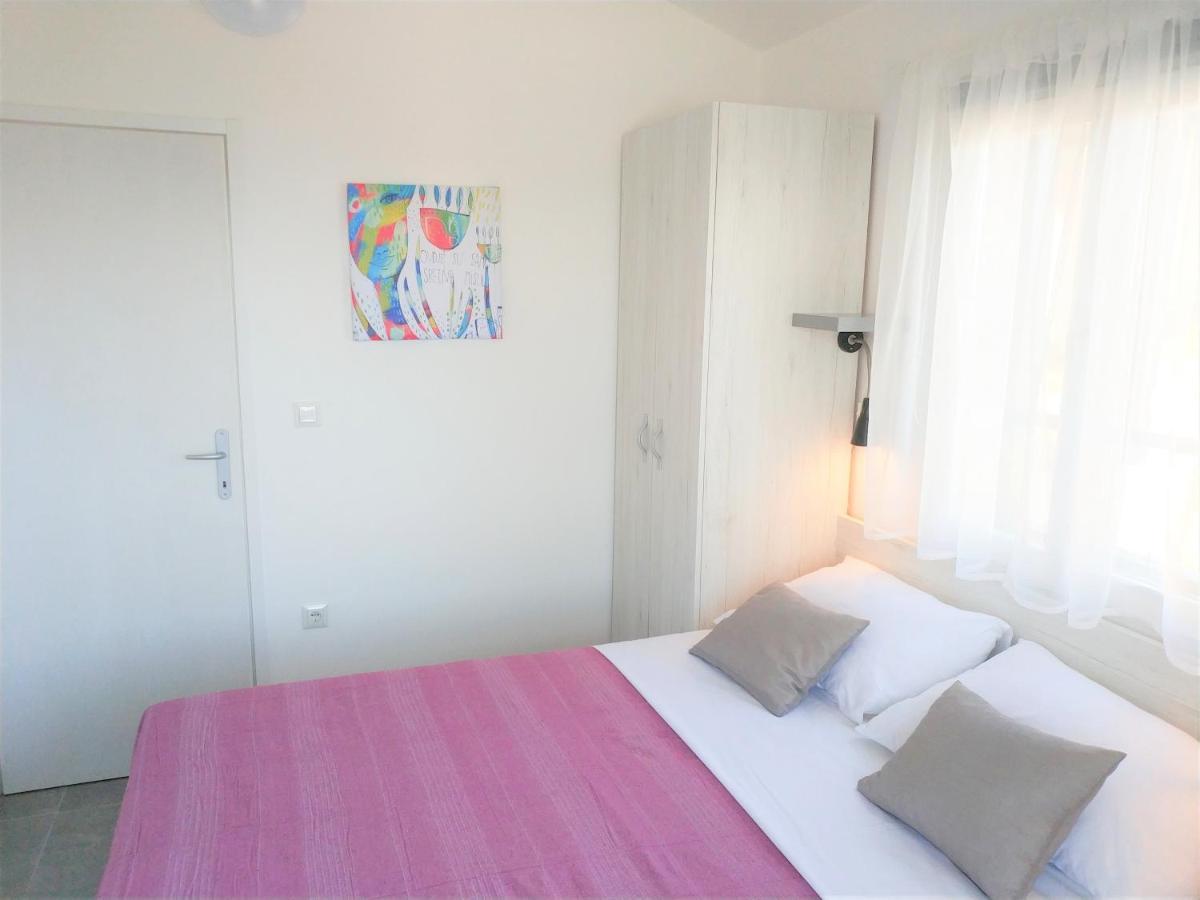 Apartments More Вис Екстериор снимка