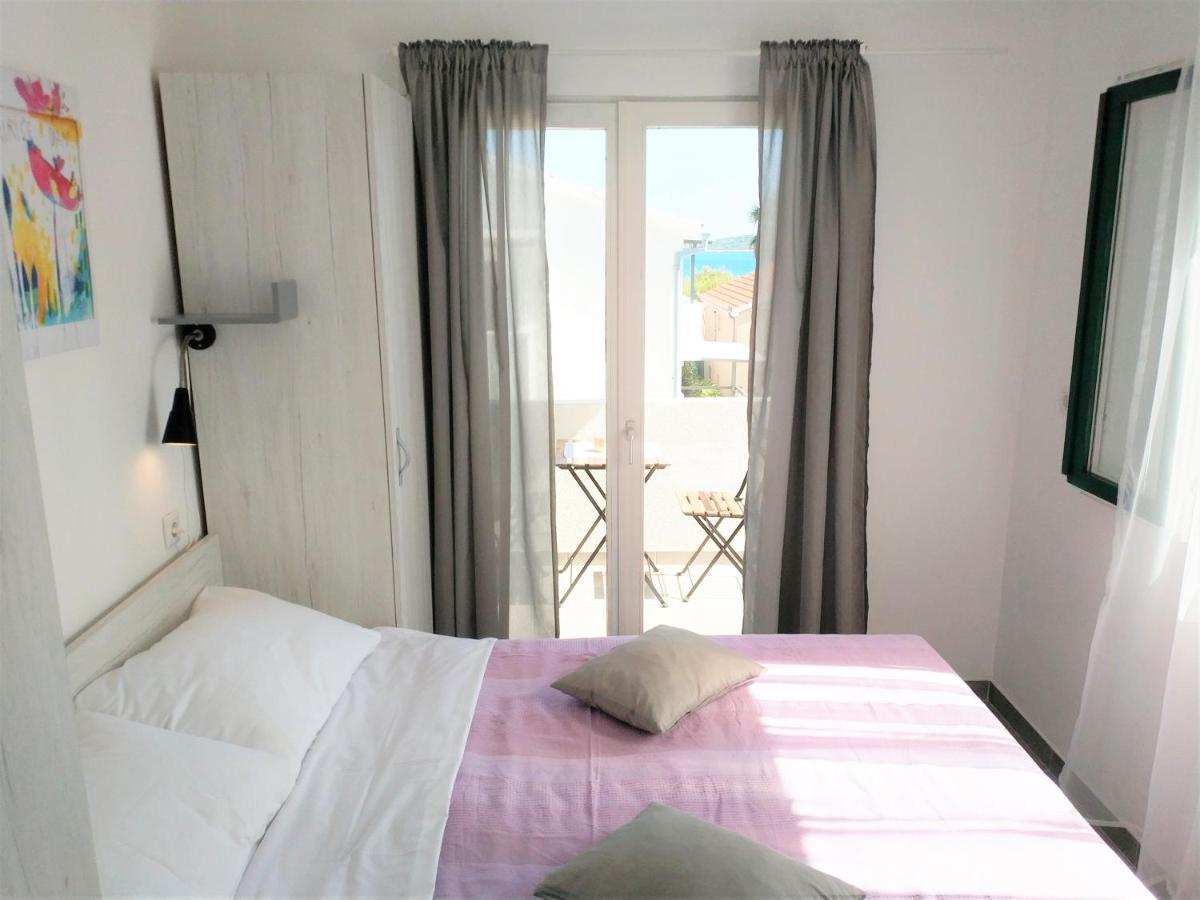 Apartments More Вис Екстериор снимка