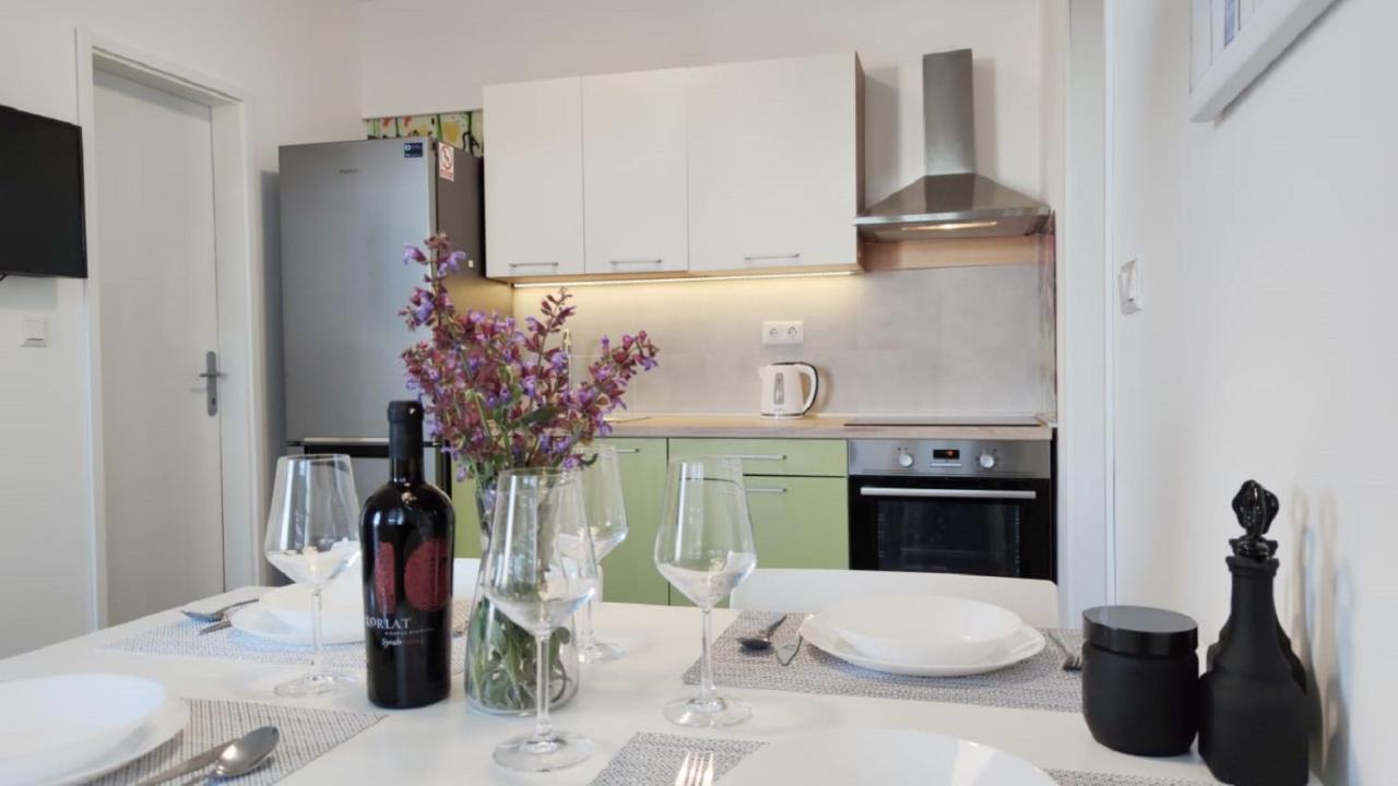 Apartments More Вис Екстериор снимка