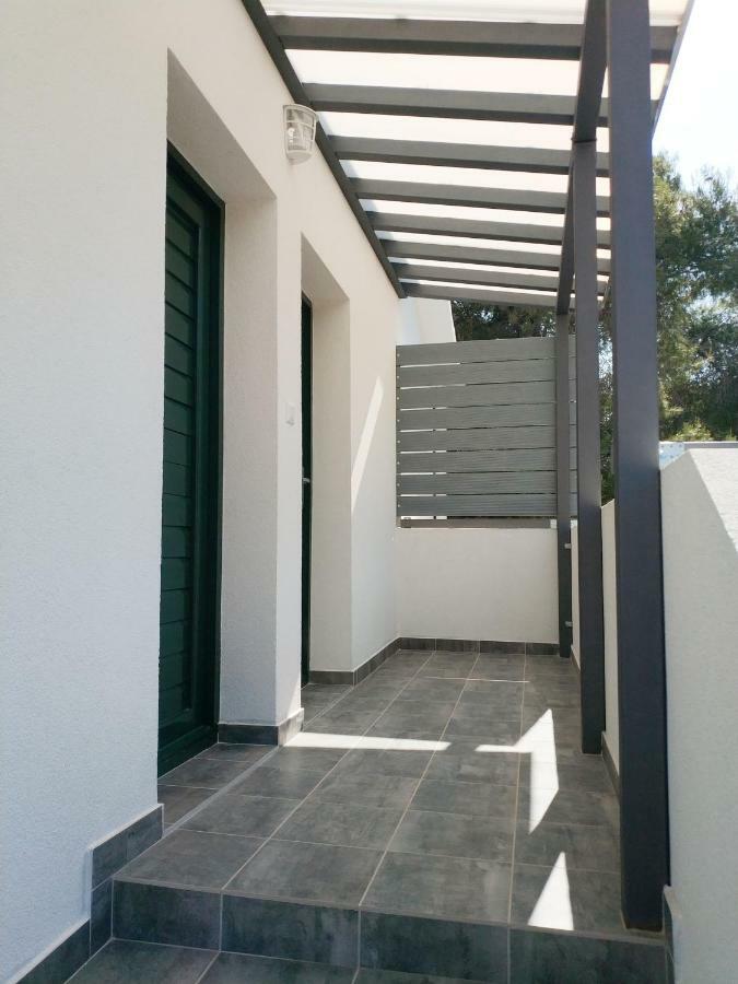 Apartments More Вис Екстериор снимка